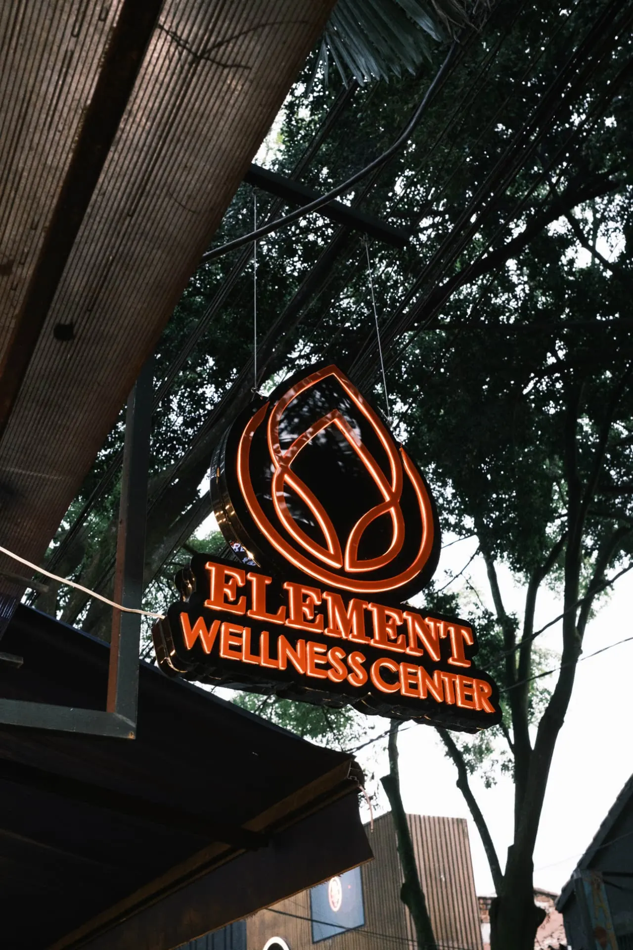Interior luminoso y tranquilo de Element Wellness Center en El Poblado